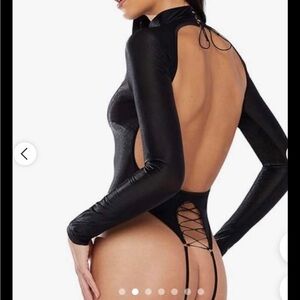 Savage Not Sorry Long Sleeve Open Back Glissenette Teddy Medium Black NEW NWT